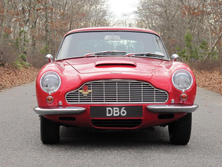  Aston Martin DB6 1967 года  (фото 1 из 12)